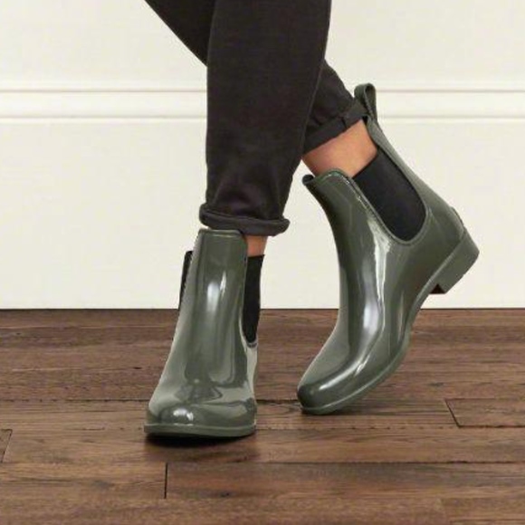 Sam Edelman Shoes - Green Sam Edelman rain boots size 8